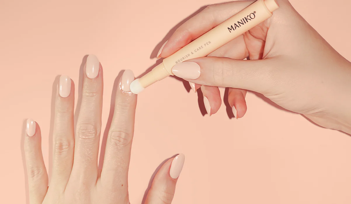 L'Evoluzione dello Smalto Adesivo